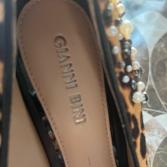 Gianni Bini cheetah print with jewels and pearls size 7 - Picture 2 of 5